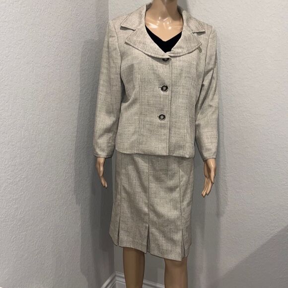 Kasper Dresses & Skirts - Vintage  Kasper 2 pc tan suit
